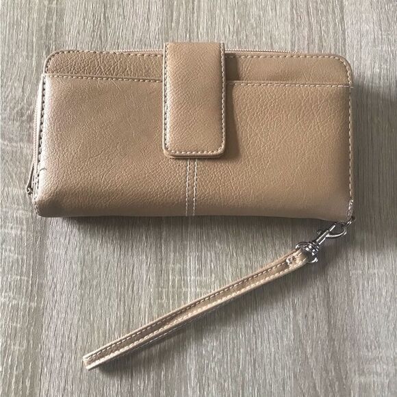 NWOT … SUPER Nice & Spacious Wallet / Wristlet - Picture 1 of 5